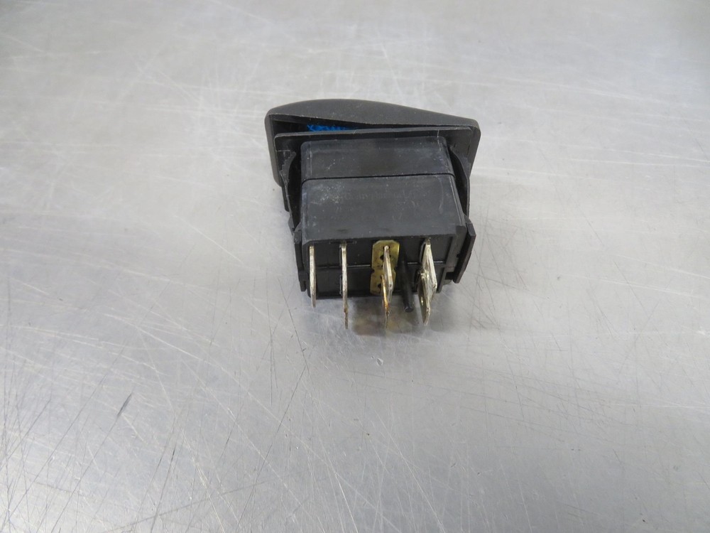 EB815 2018 18 KAWASAKI TERYX 4LE OUTER LIGHT SWITCH