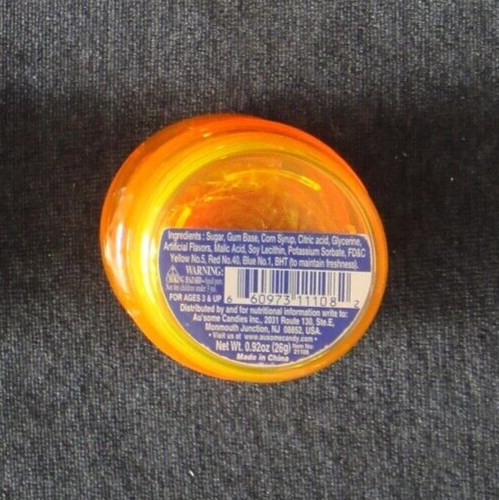 Vintage Sweet Spin Plastic Yo-Yo Rolling with Bubble Gum