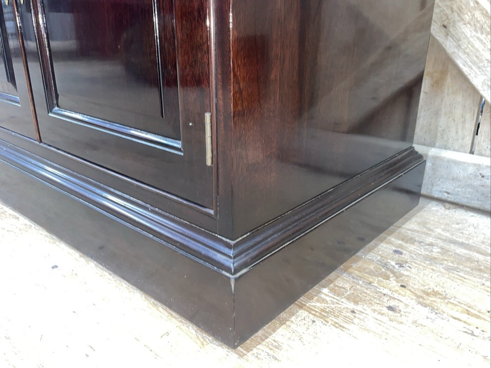 STICKLEY Flip Top Mahogany Server Cabinet w Silverware tray