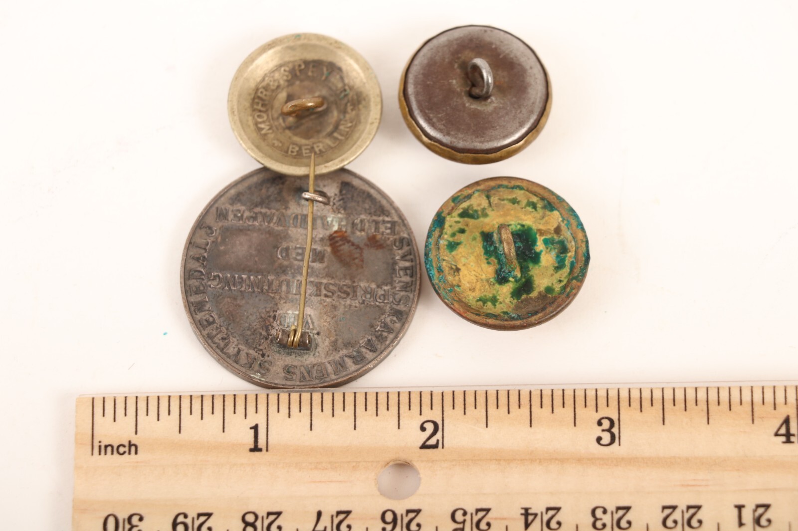 WW1 Swiss Markmanship w/ 3 Different non-US Buttons / b535