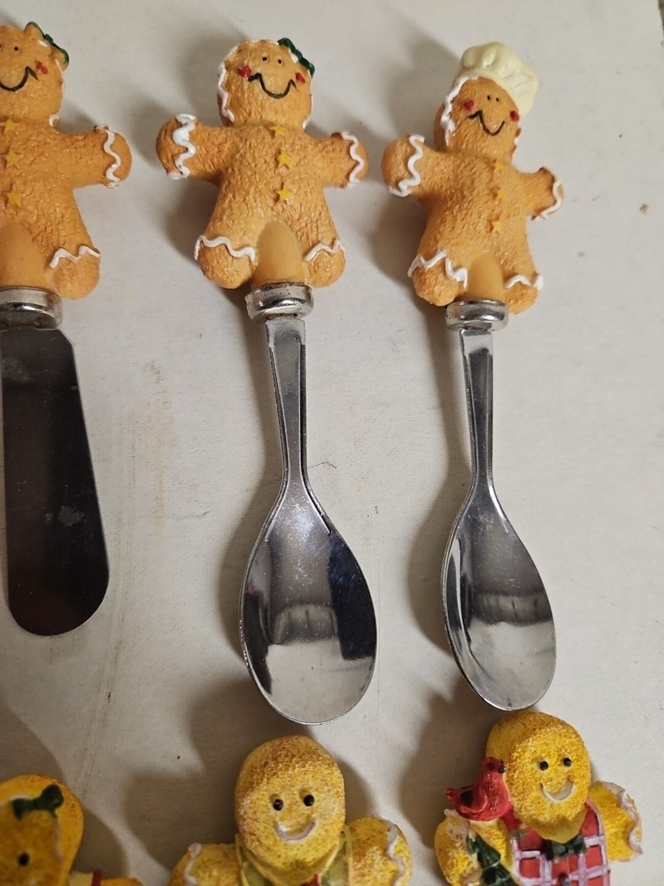 GINGERBREAD SERVINGS SPOONS & SPREADERS-Different Sets, 5 Spreaders 2 Spoons