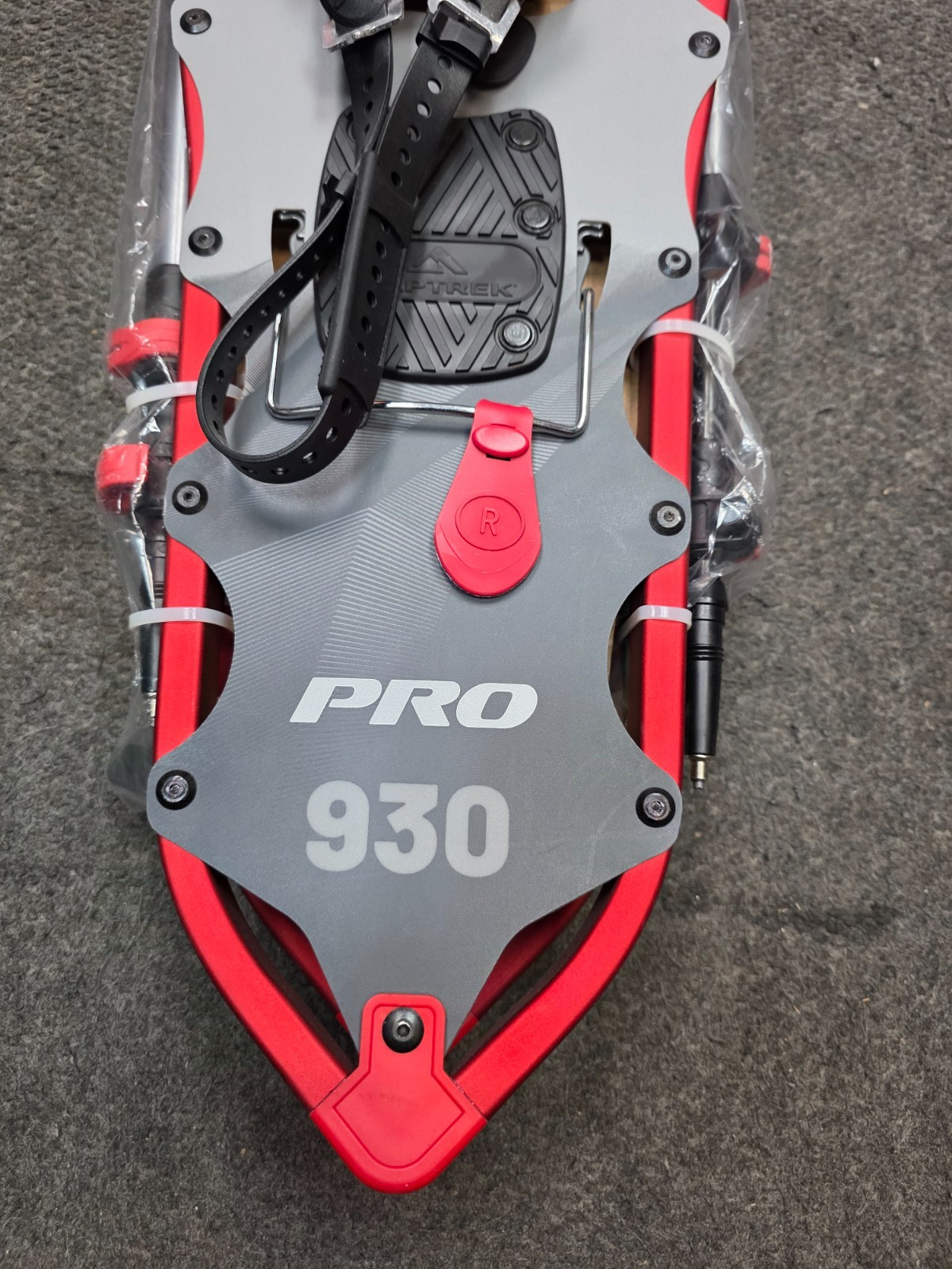 ALPTREK PRO 930 Snowshoes Complete Kit w/ Poles Bag 250lb Capacity Large 30"