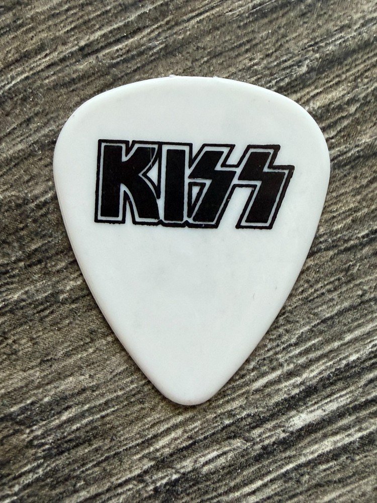 KISS Guitar Pick ACE FREHLEY Farewell Tour Straight Signature White Vintage