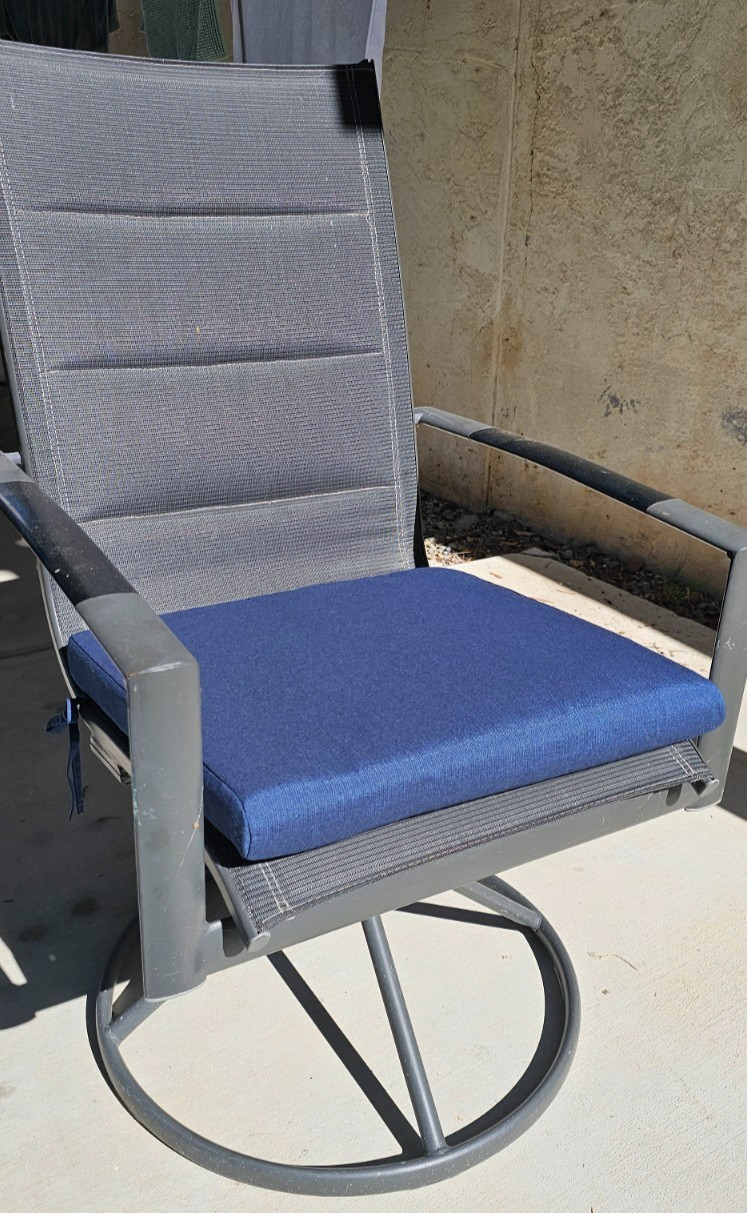 Peak Season Sunbrella® Easy-Care Outdoor Seat Pad, 2-pack, Blue, 18x19x2 (NEW)