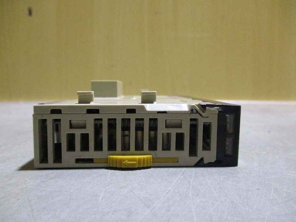 OMRON CJ1W-OD231 Output Unit Module Qty 2 USED