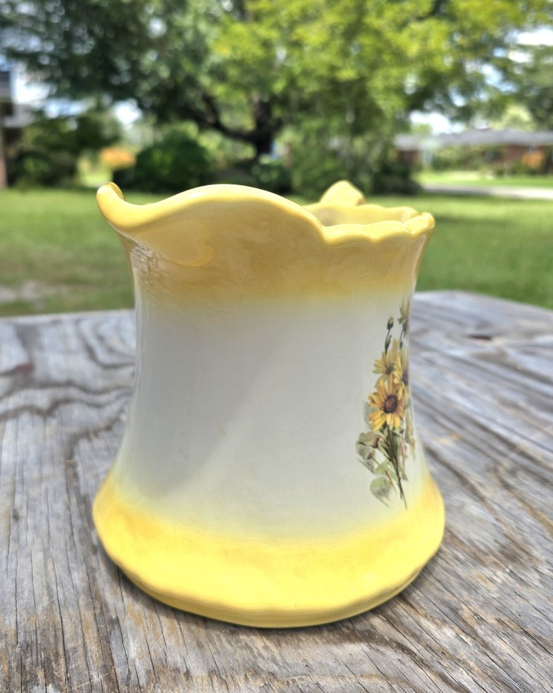 Vtg Studio Ceramic 7" Yellow/White Pitcher SUNFLOWERS 1982 "PRISTINE CONDITION"