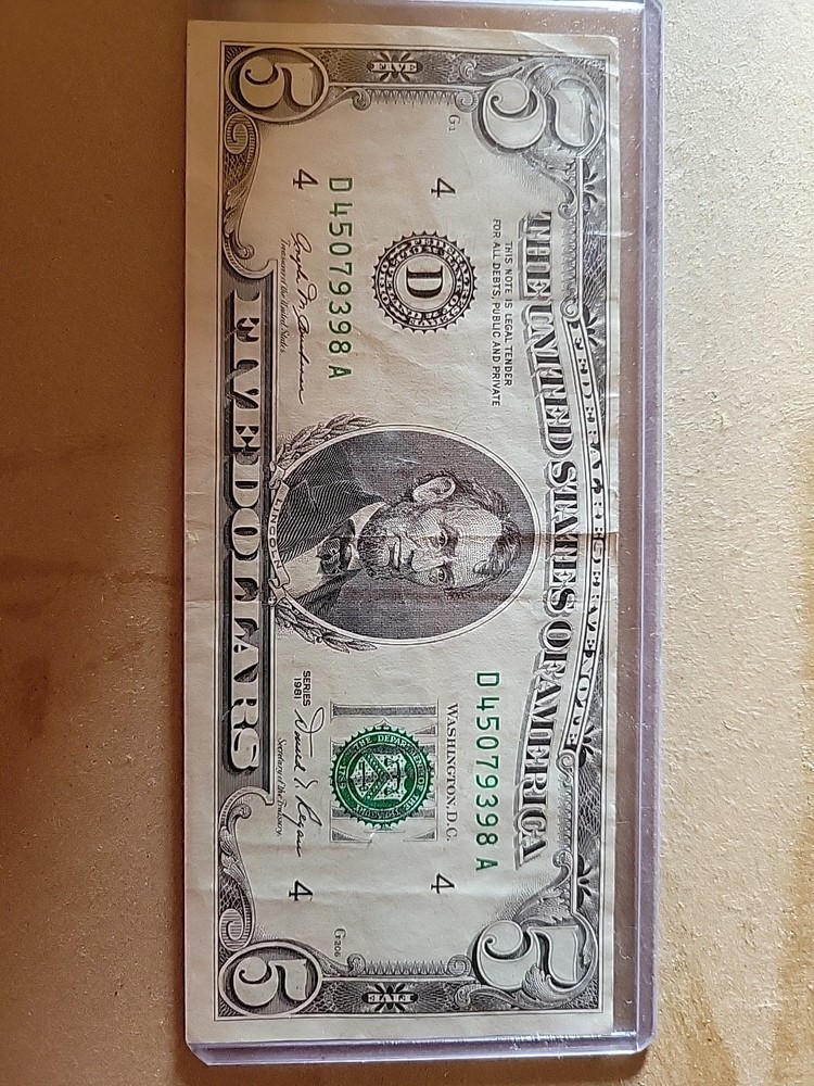 Alignment Error 1981 US 5 Dollar Bill