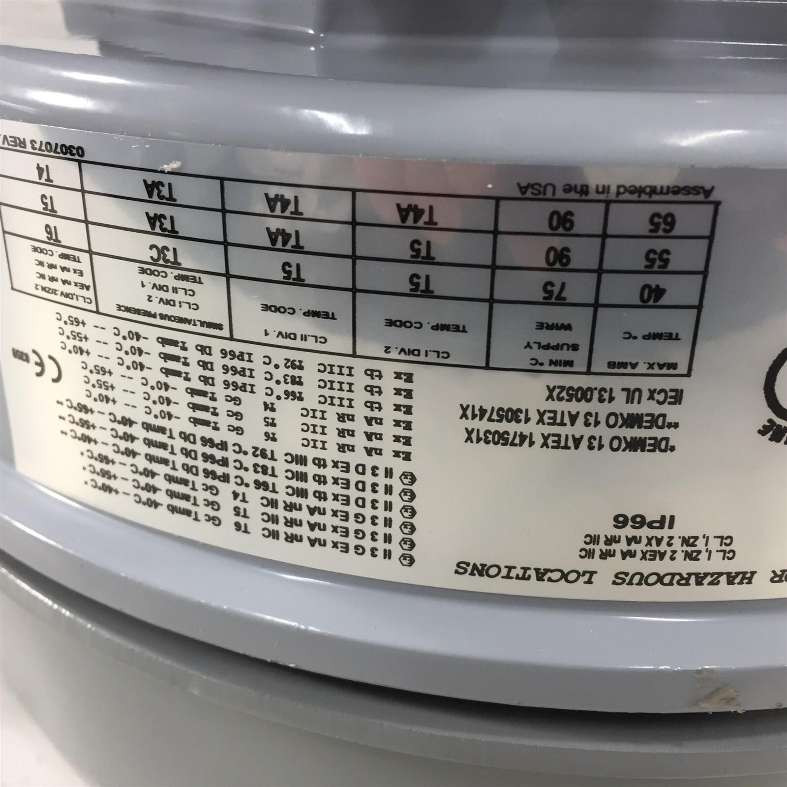 Crouse Hinds Eaton VMV7L2A/UNV1 LED 59W Hazardous Location Fixture