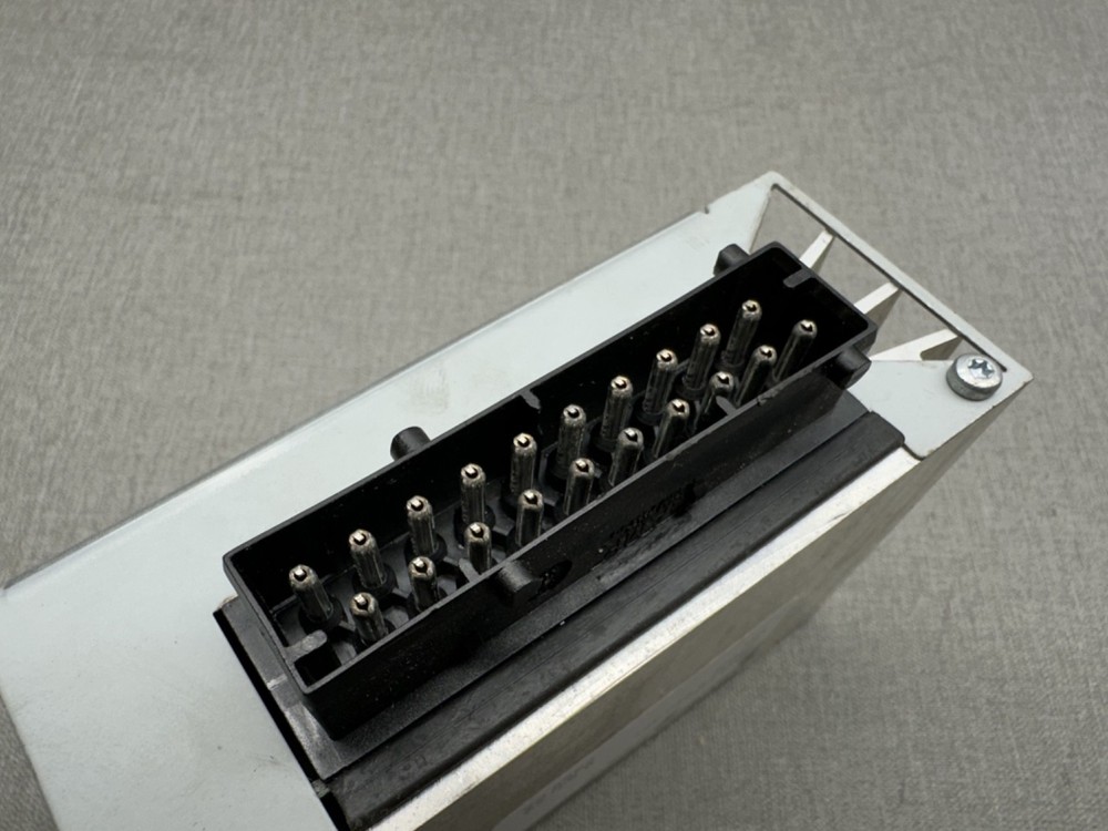 00-10 BMW E60 E61 E63 E64 E65 E66 E67 Hifi Stereo Amplifier Genuine 65126920461