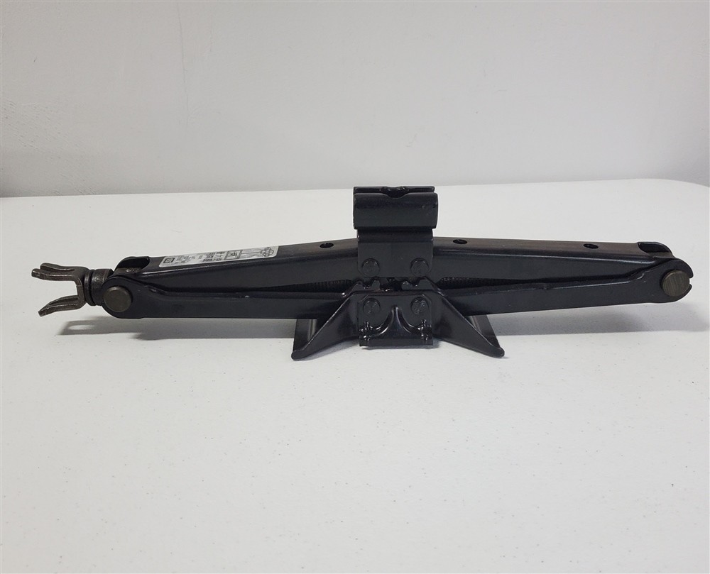 Mitsubishi Jack Set MB845152