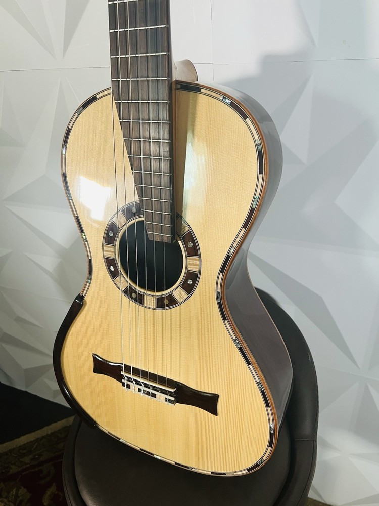 R Rodriguez Romantic Classical guitar