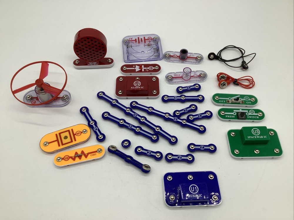 Snap Circuits lot