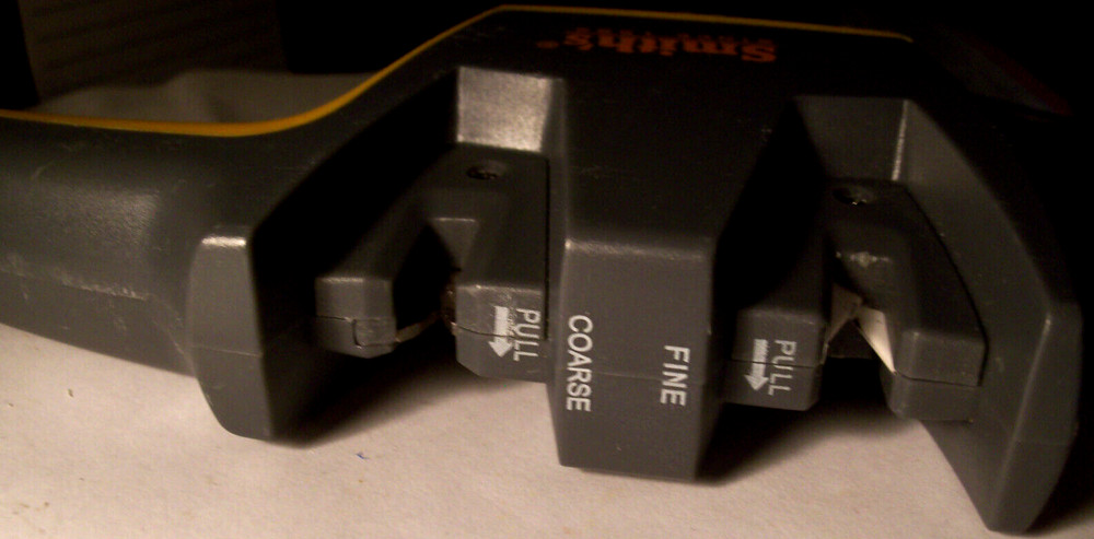 Smith's Sharpeners Edge Pro Pull Thru Carbide Ceramic Knife Tool Sharpener