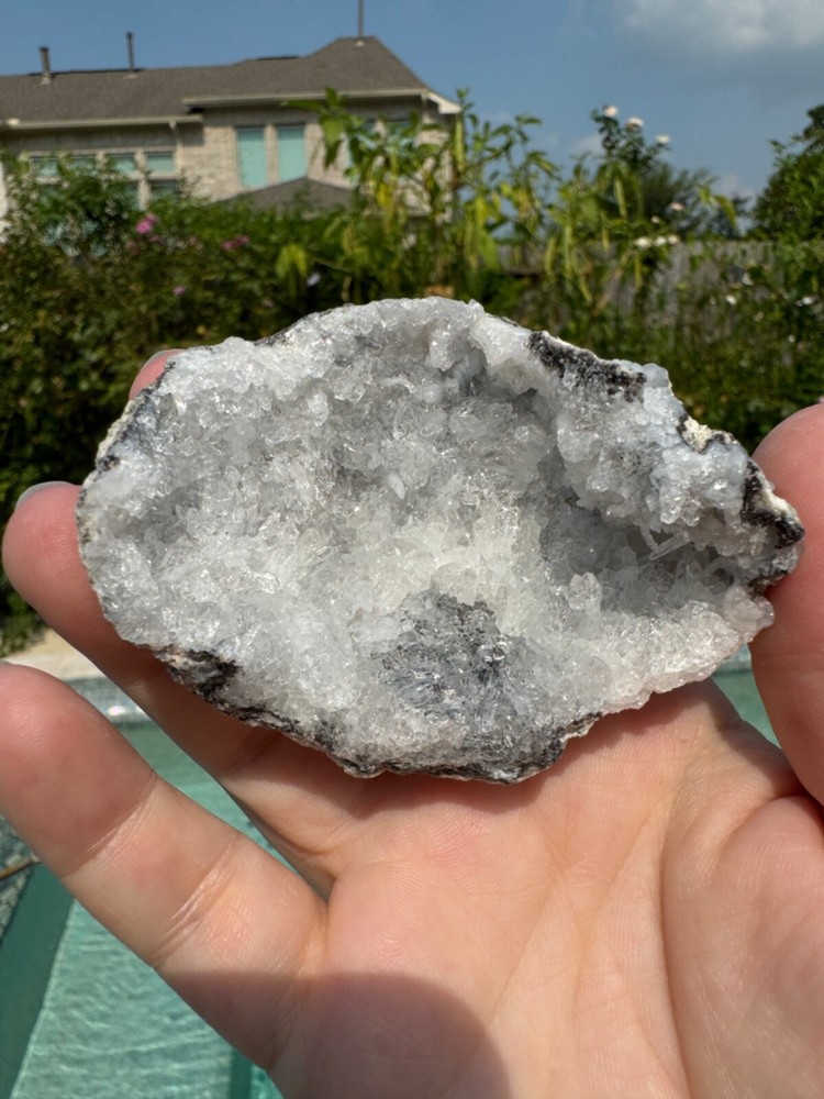 Highly Fluorescent Geode (shortwave) Trancas, Chihuaha, MX 92g