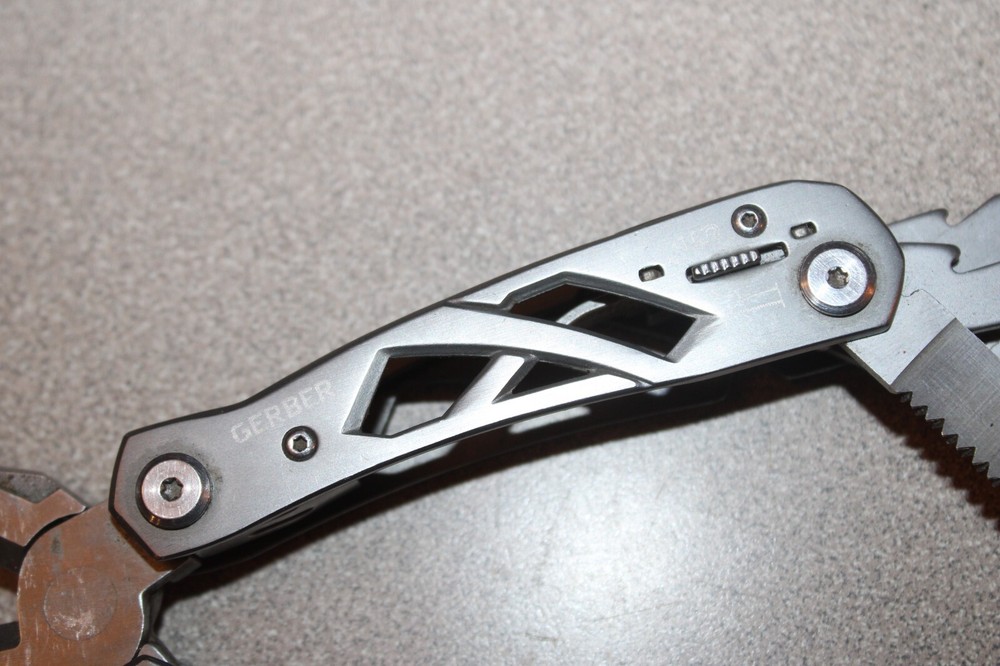 Gerber Suspension-NXT Multi-Tool 12 Tools 2 LOCKBACK BLADES 8970718E