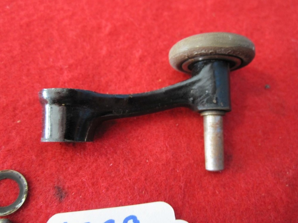 1939 SINGER SEWING MACHINE BOBBIN WINDER FOR MODEL 66