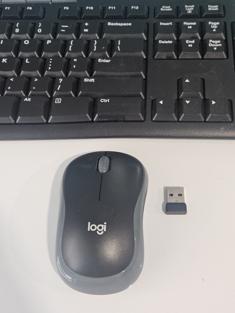 LOGITECH MK270 FULL SIZE WIRELESS KEYBOARD W/ MOUSE AND USB RECIEVER
