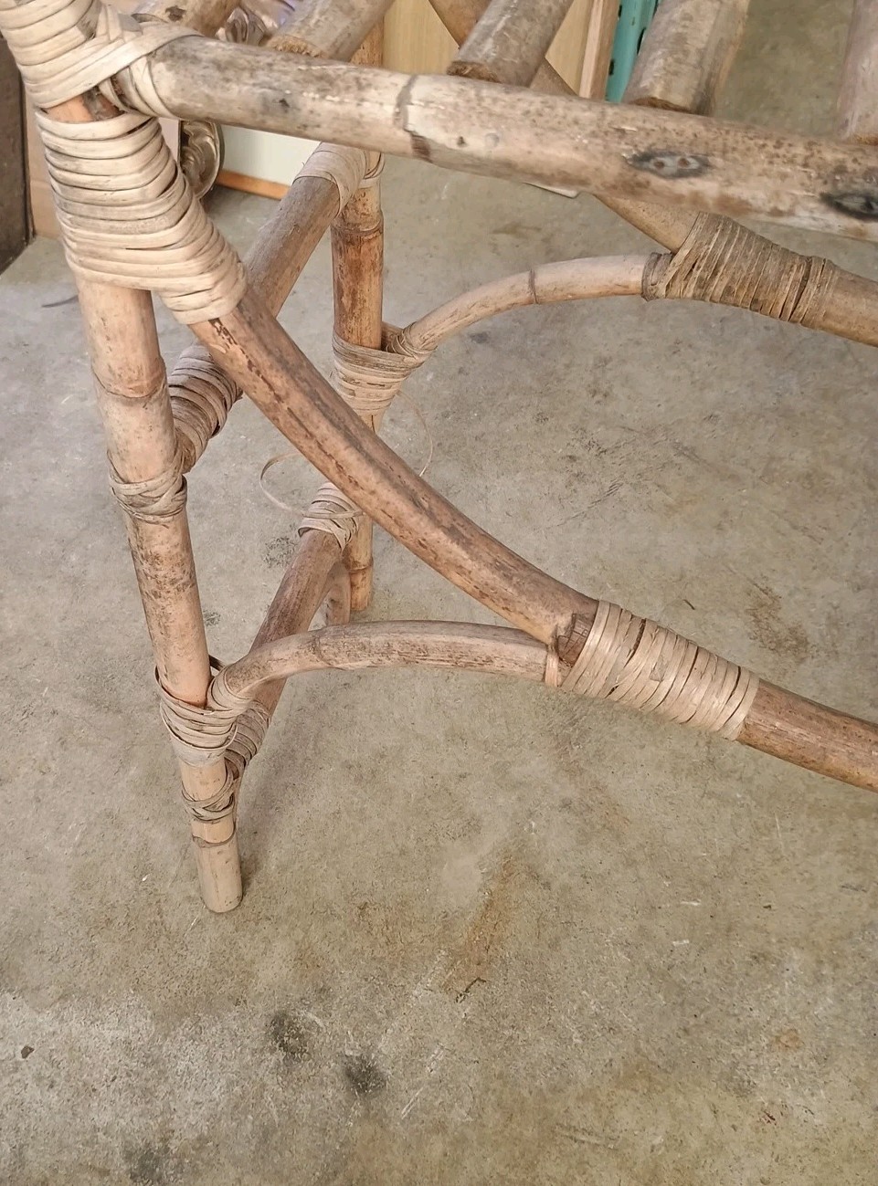 Vtg Mid Century Bamboo Shelf Unit Freestanding Circular Bookcase Etagere 35"x23"