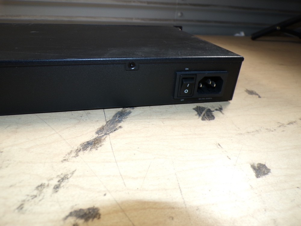 LUXUL AMS-1208P SWITCH