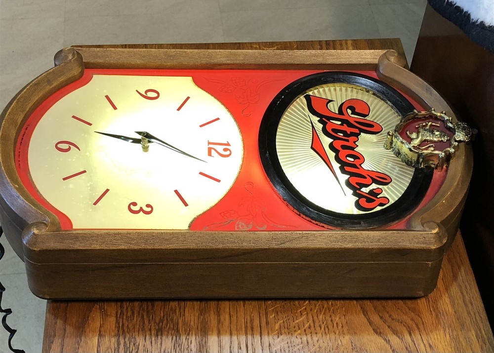 Vintage Stroh’s Lighted Clock Beer Sign (See Description)