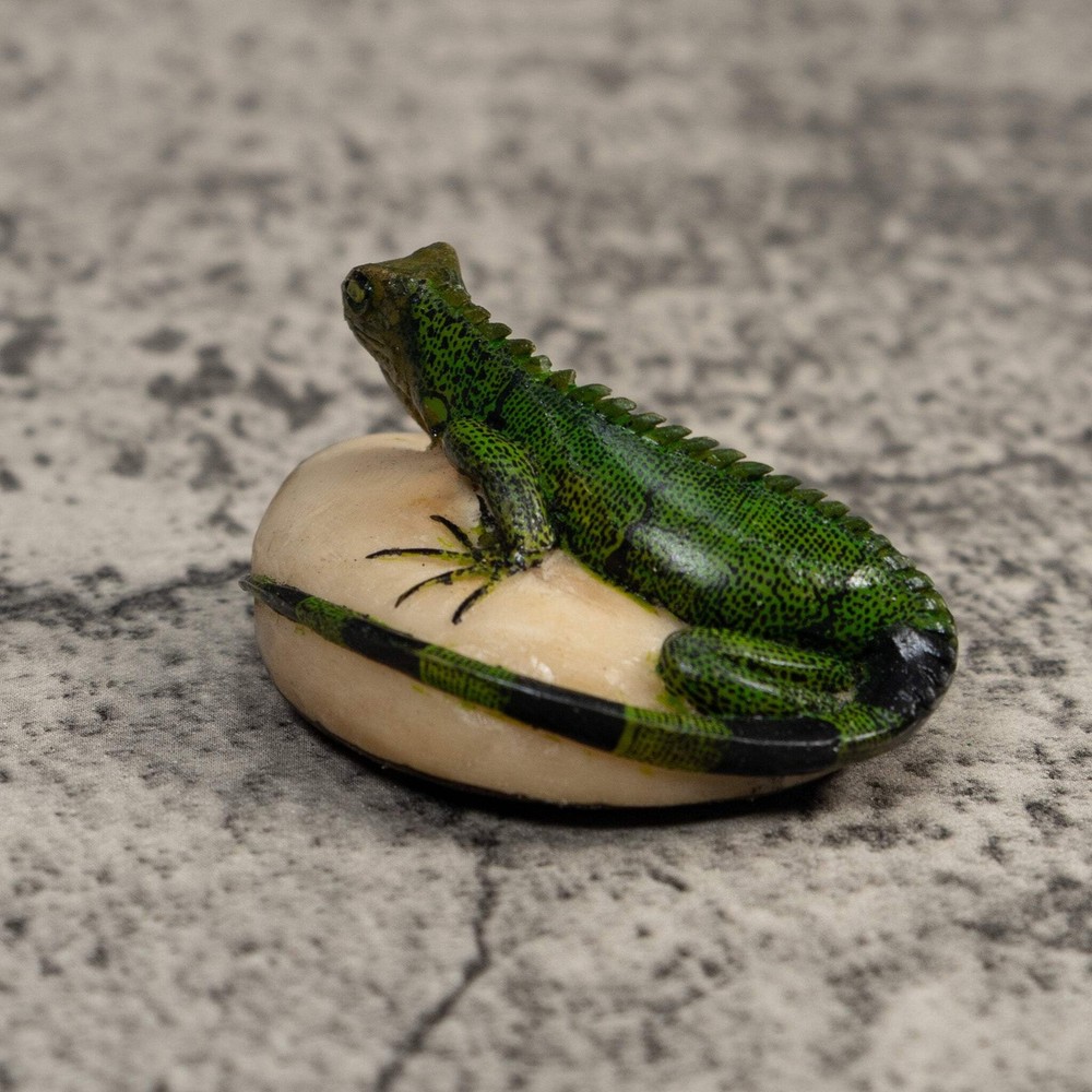 Green Iguana Lizard Tagua Carving