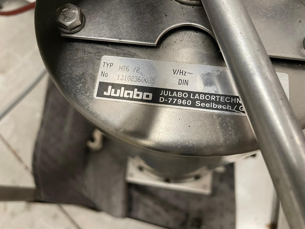 Julabo C2 Refrigerated/Heated Circulating Recirculating Chiller/Bath System 240v