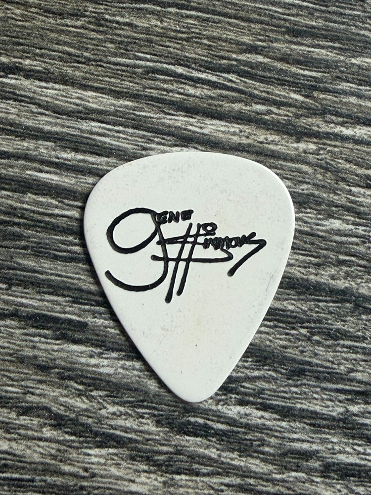 Kiss Guitar Pick GENE SIMMONS Alive Reunion Tour White Black Vintage Kiss