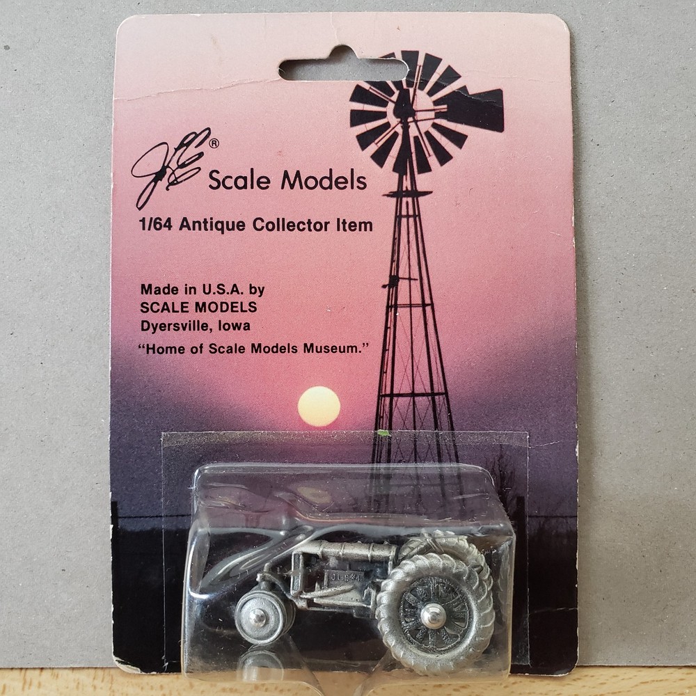 Scale Models Fordson Tractor Pewter 1:64