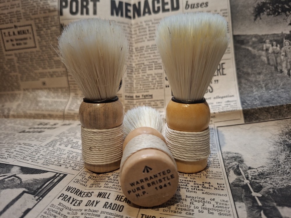 WW2 British Shaving brush 1941- reproduction corded handle