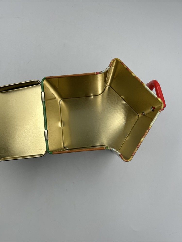 Gingerbread Gift Tin - 2004
