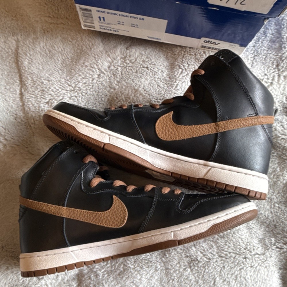 Nike SB Dunk High Guiness
