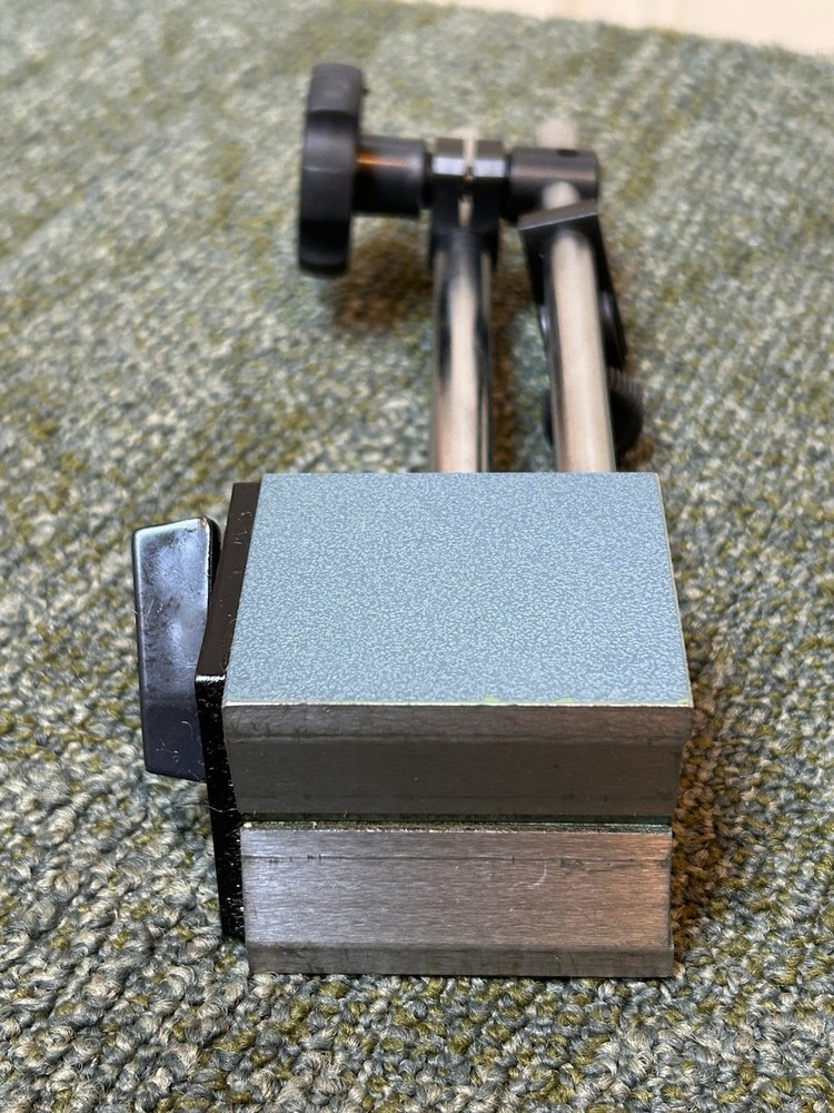 Mitutoyo 7011BN Magnetic Stand Indicator Holder