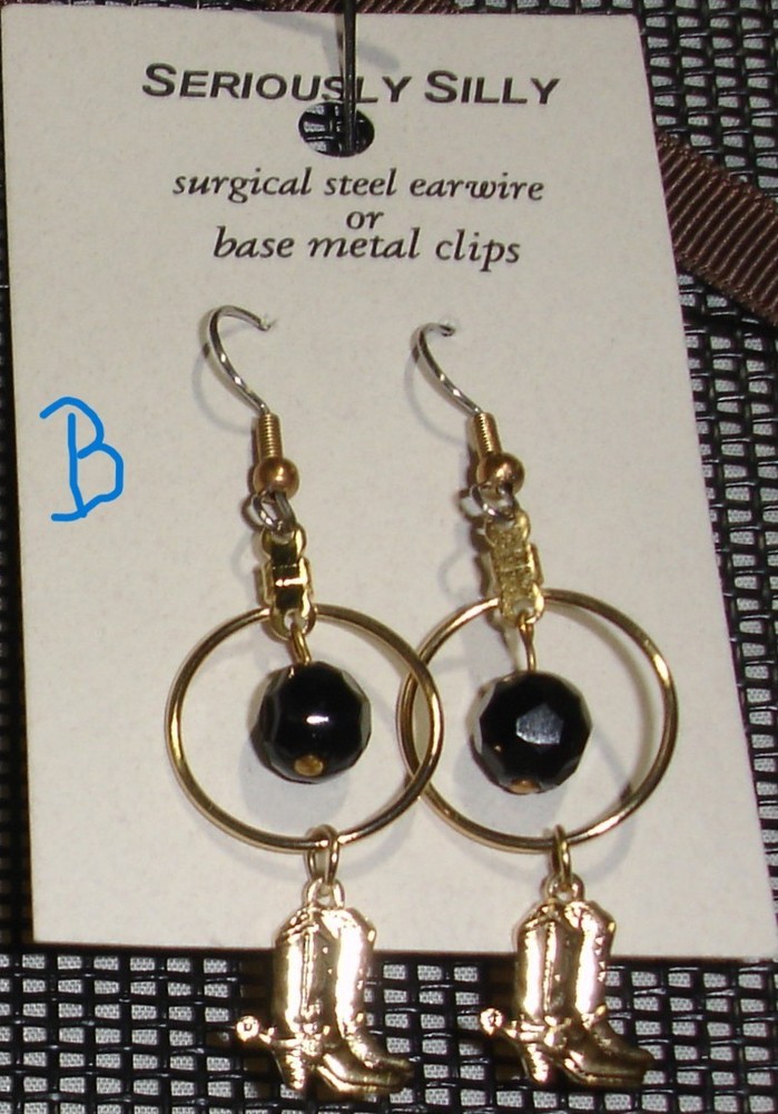 Hoops & Boots Earrings, pierced, NEW