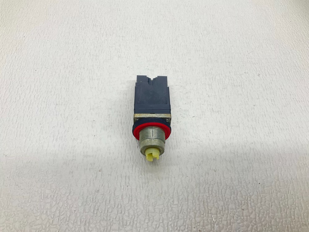 Allen Bradley 800MR-HX2B Selector Switch Ser. A 800MR (TSC)