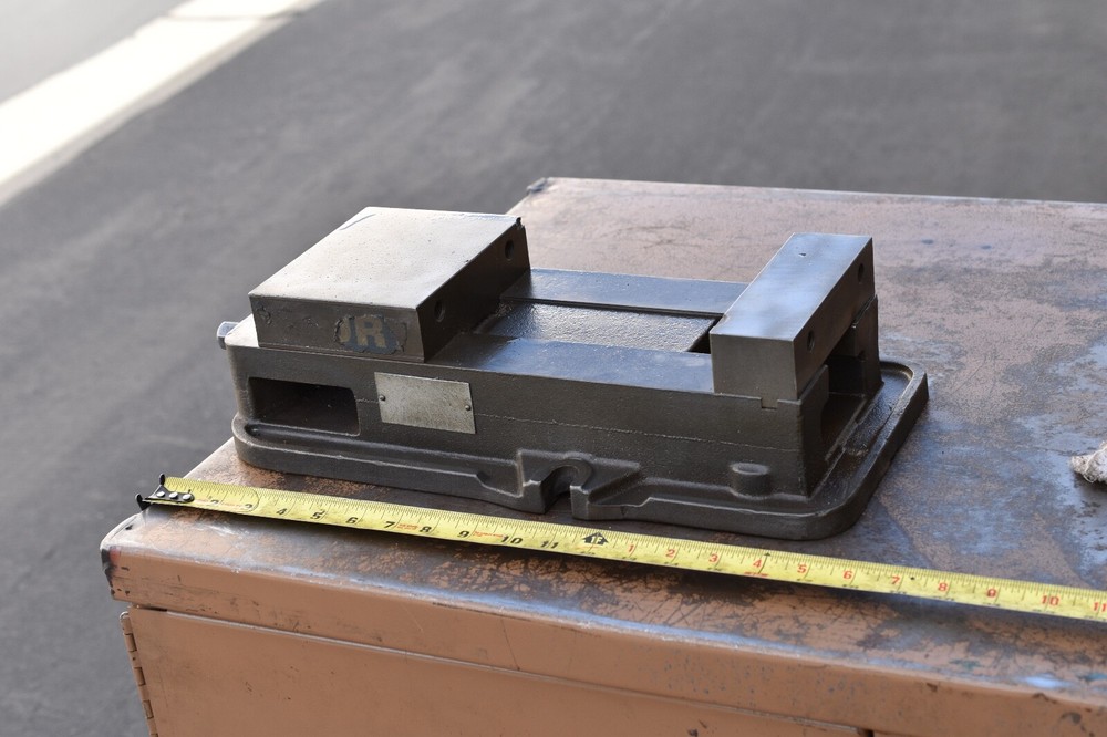 Kurt machine vise D675