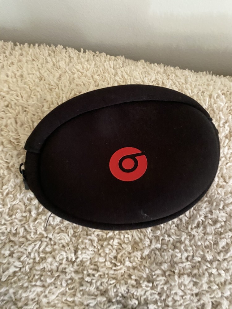 Beats by Dr. Dre Zipper Case - Black