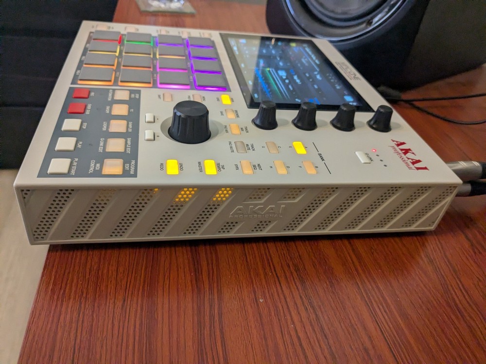 Akai MPC One Retro Edition