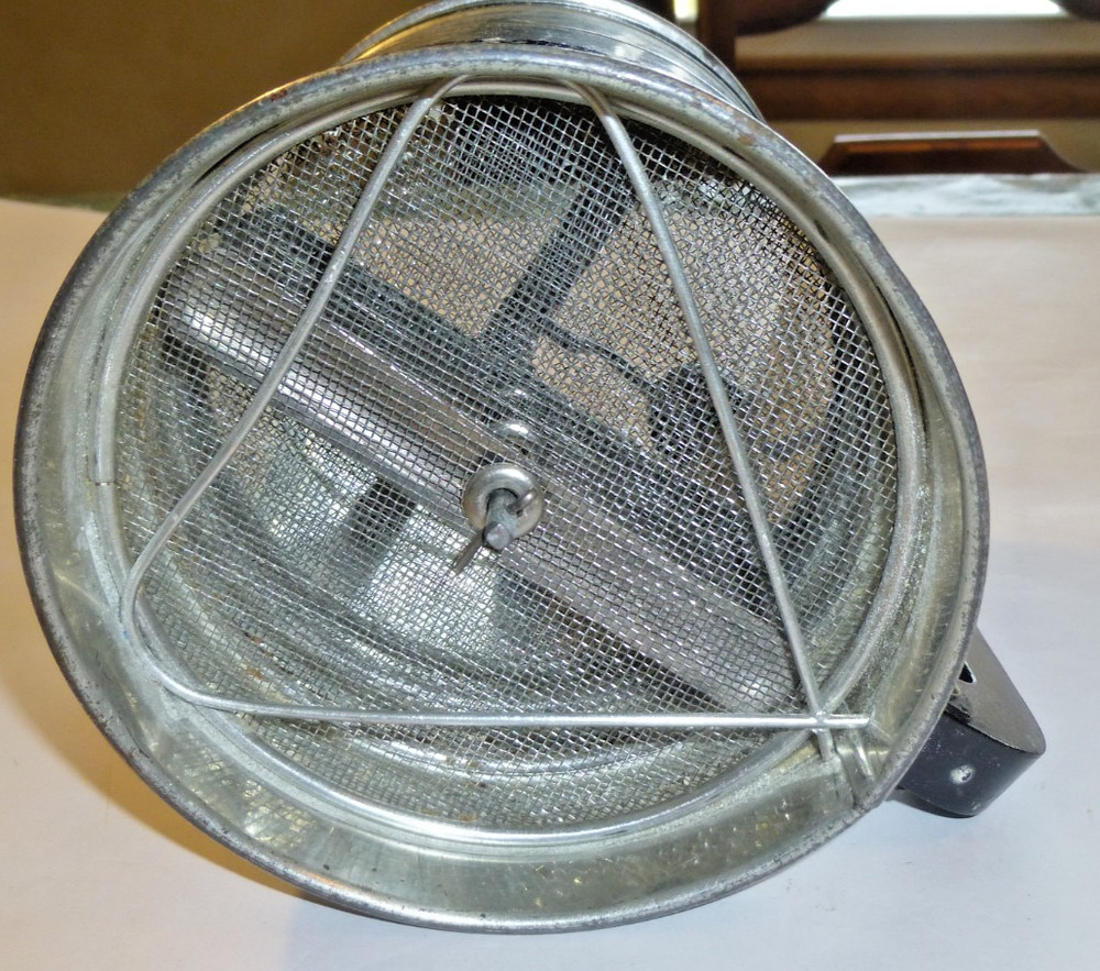 VINTAGE ANDROCK FLOUR SIFTER