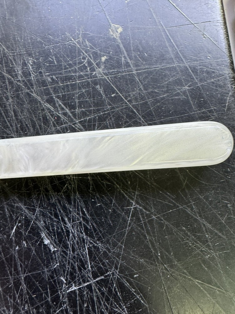 Treasure Masters Cake Knife White Handle