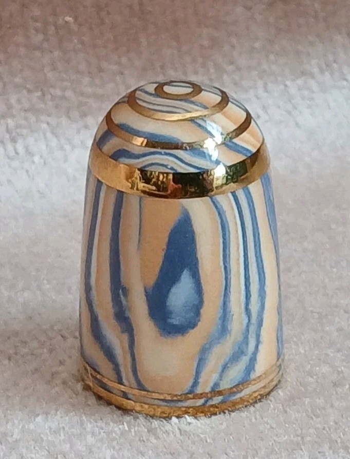 BOUCHER ORIGINAL AGATEWARE THIMBLE No 14 U2S2