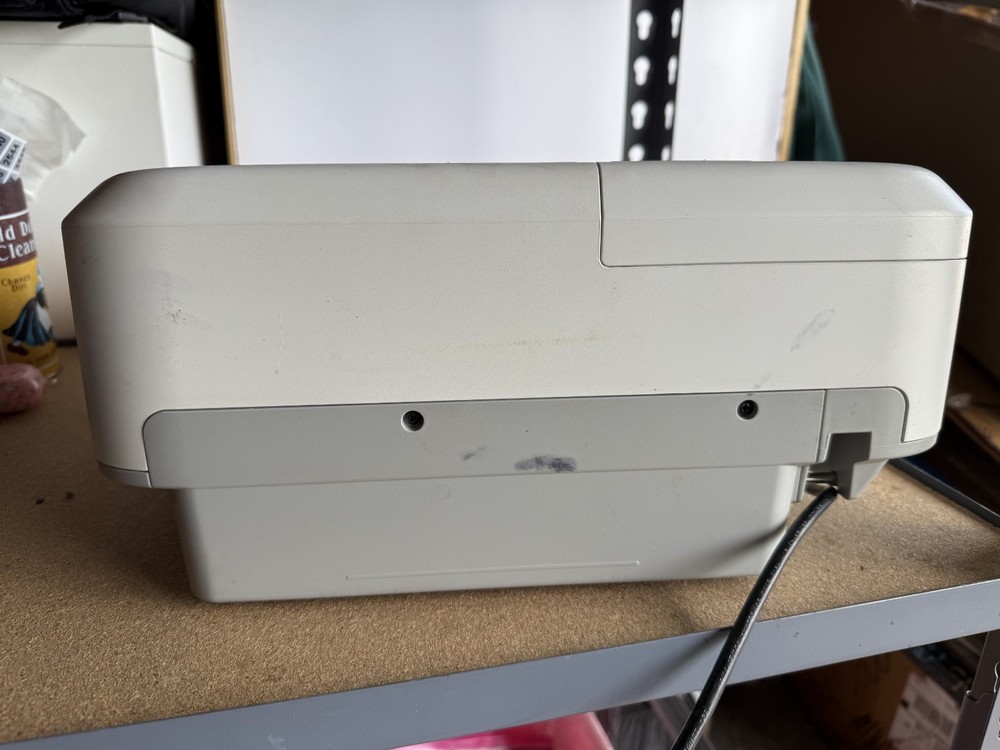 Epson LCD Projector PowerLite 685W Model H744A
