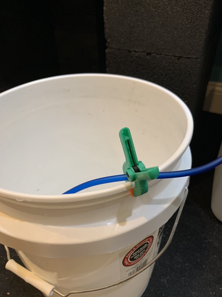 Drip acclimator