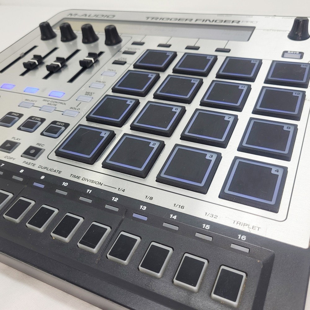 M-AUDIO Trigger Finger Pro MIDI Pad Controller 16 Step Sequencer 64 Sounds+Cords