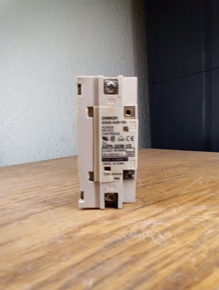 OMRON G32A-A20-VD Solid State Relay