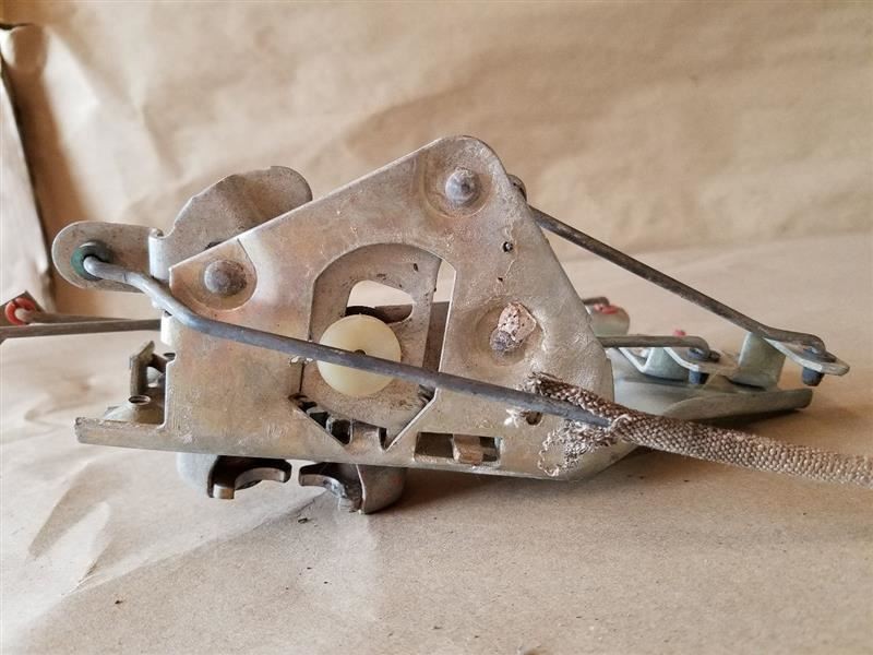 1964 MERCURY DRIVERS DOOR LATCH