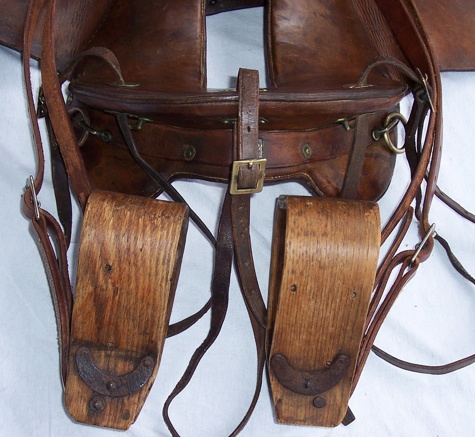 Antique US Cavalry Saddle Brass US Conchos Military McClellan 11" Seat Marked