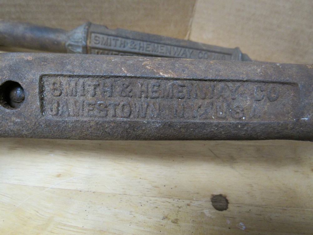 2 ANTIQUE Tools Nail Puller Extractor SMITH HEMENWAY Woodwork (J)