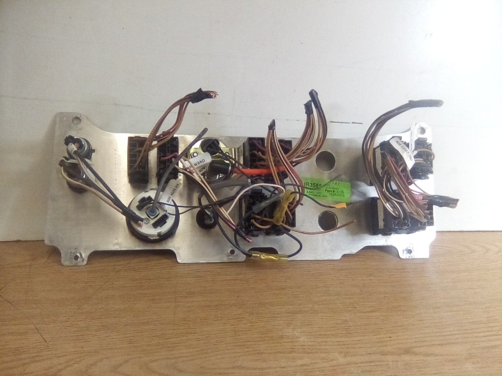 Freightliner M2 Dash Switch Panel 22-53168-000