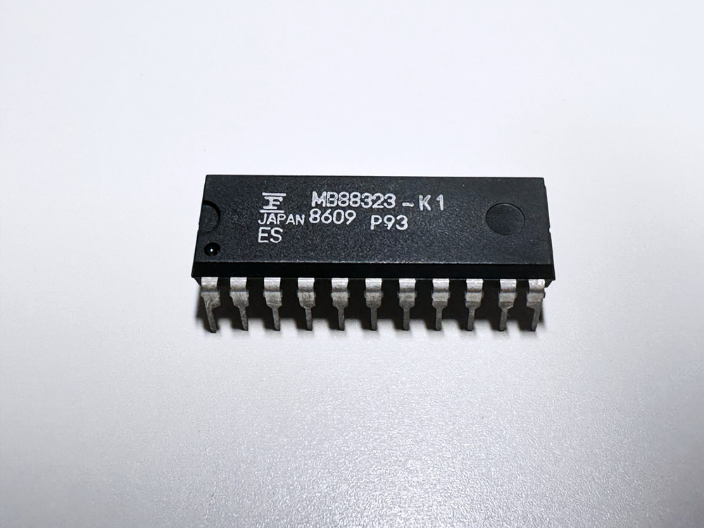 2PCS MB88323-K1 FUJITSU TV Display Controller IC DIP-22