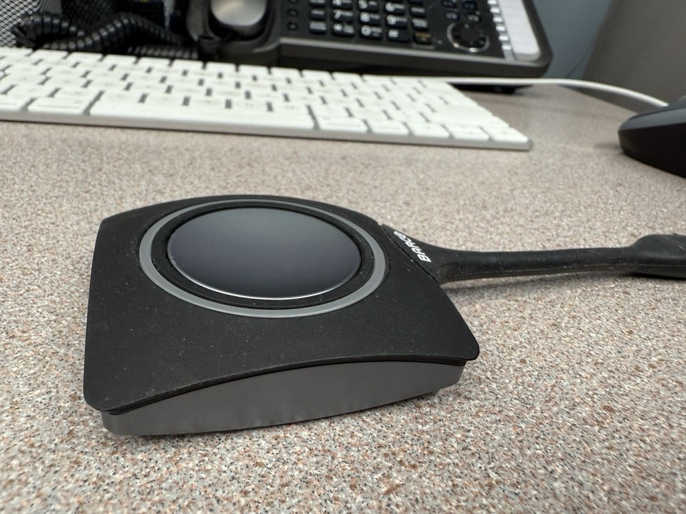 Barco ClickShare R9861006D01 USB Button Wireless Interface AV Streamer New